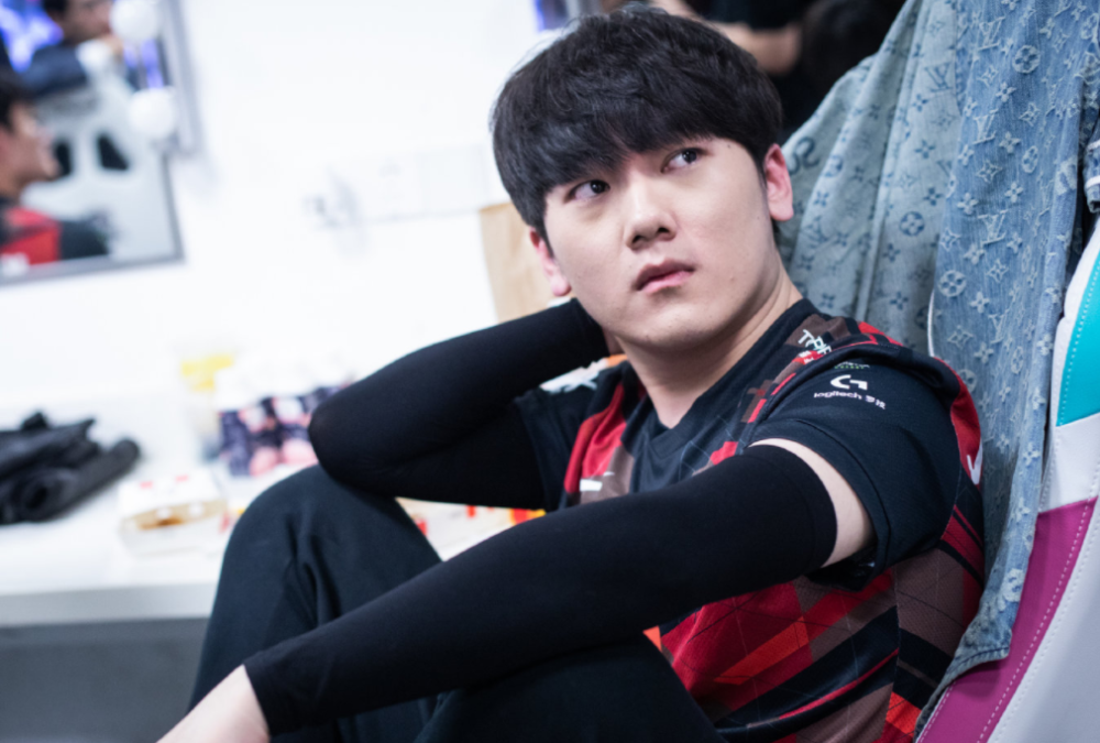 门将化身自 门将化身自