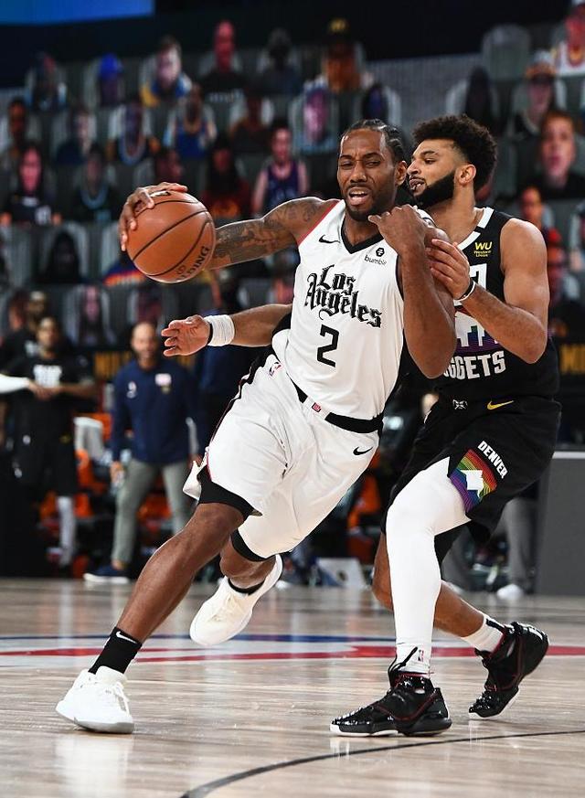 篮球场上的 篮球场上的