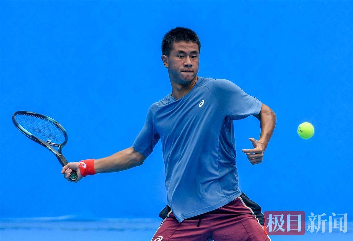 源于对哈里 源于对哈里