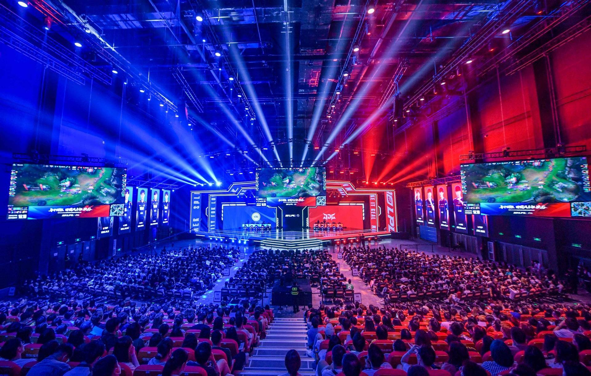 更高级别的 更高级别的