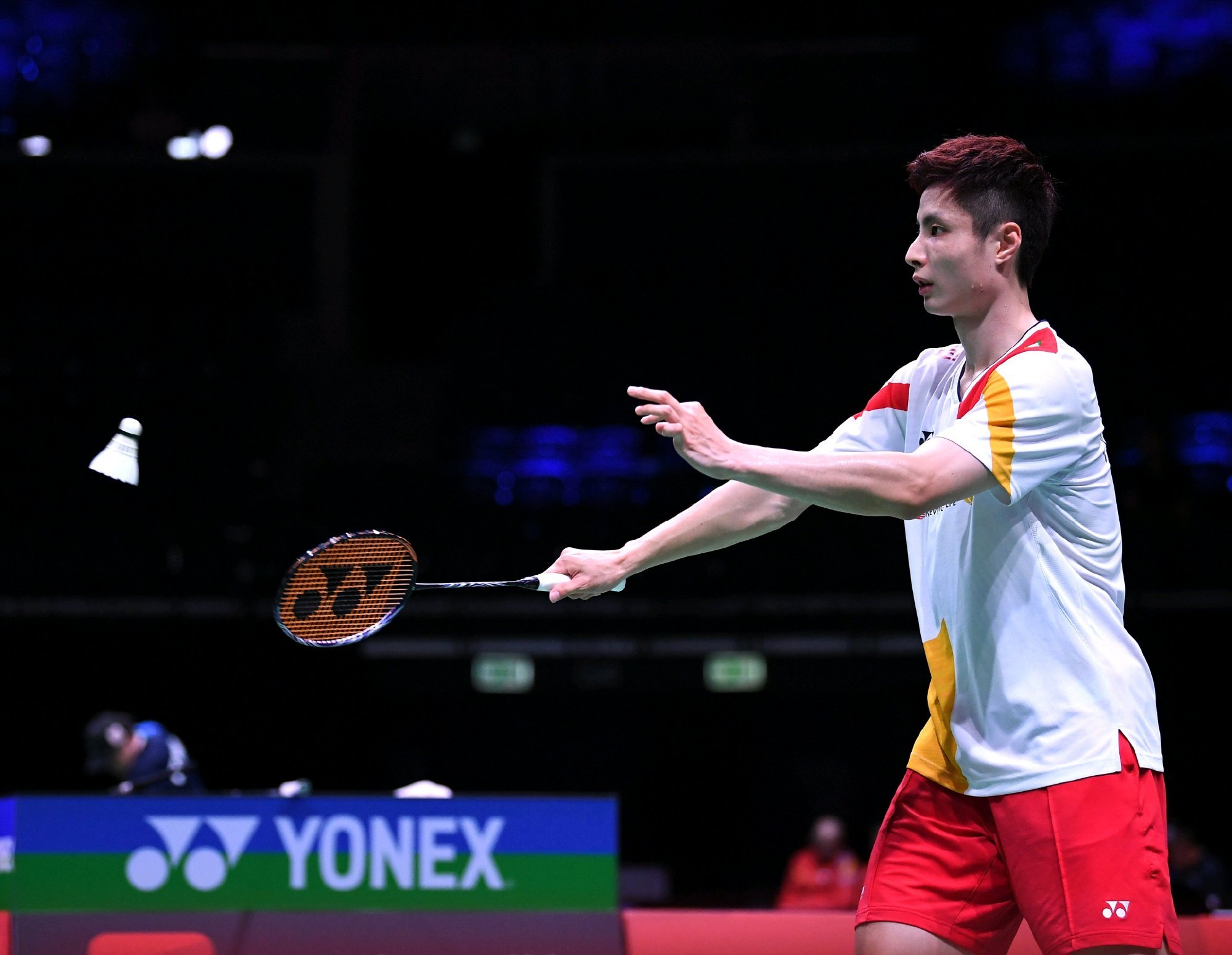 对抗更弱的 对抗更弱的